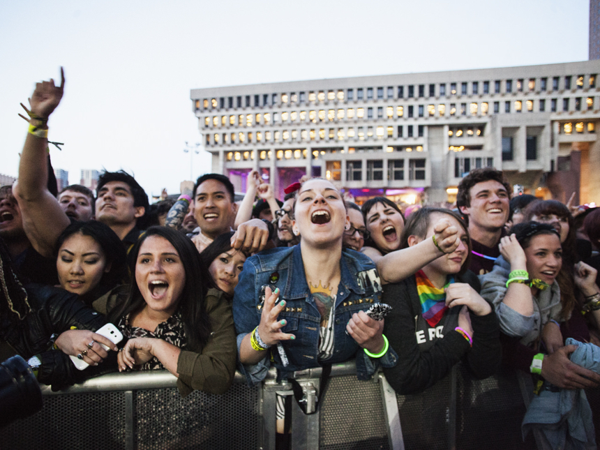 Crowd &bull;&nbsp;5/25/14