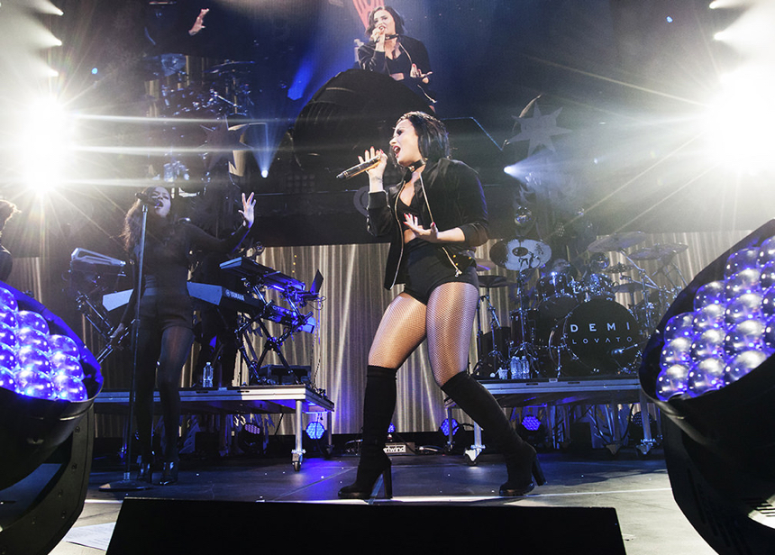 Demi Lovato &bull; Jingle Ball &bull;&nbsp;12/10/15