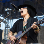 37 Linda Perry Newport Folk Fest Concert Photo 2.jpg